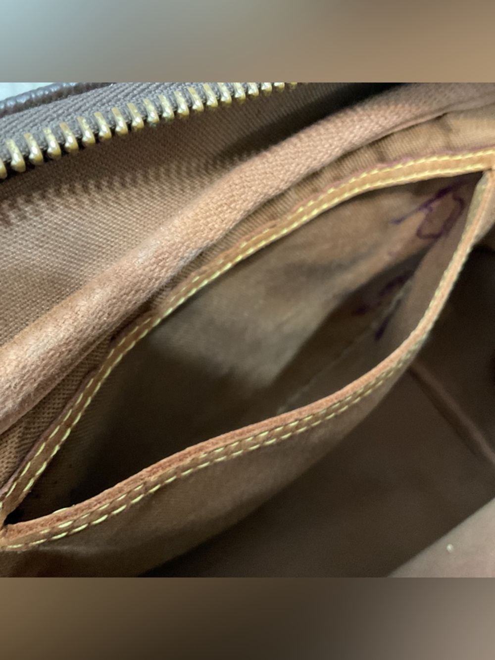 Louis Vuitton Bags - Picture 13 of 14
